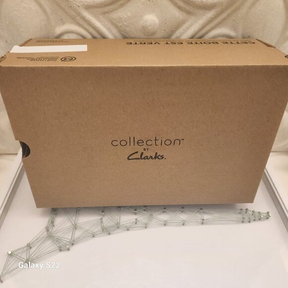 Clarks Camo Loafers. NIB. Size 7. Floor Sample - Picture 9 of 11